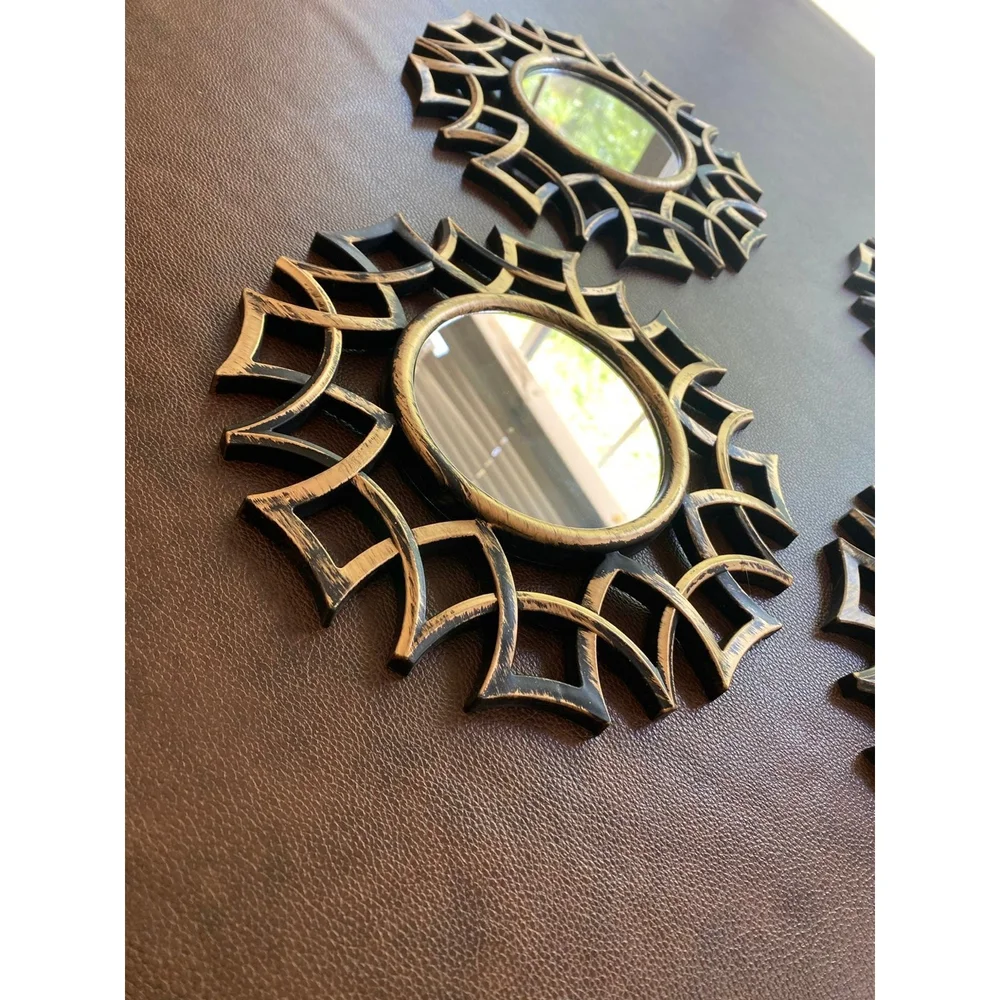 NEW Wall decor - set of 4 plastic